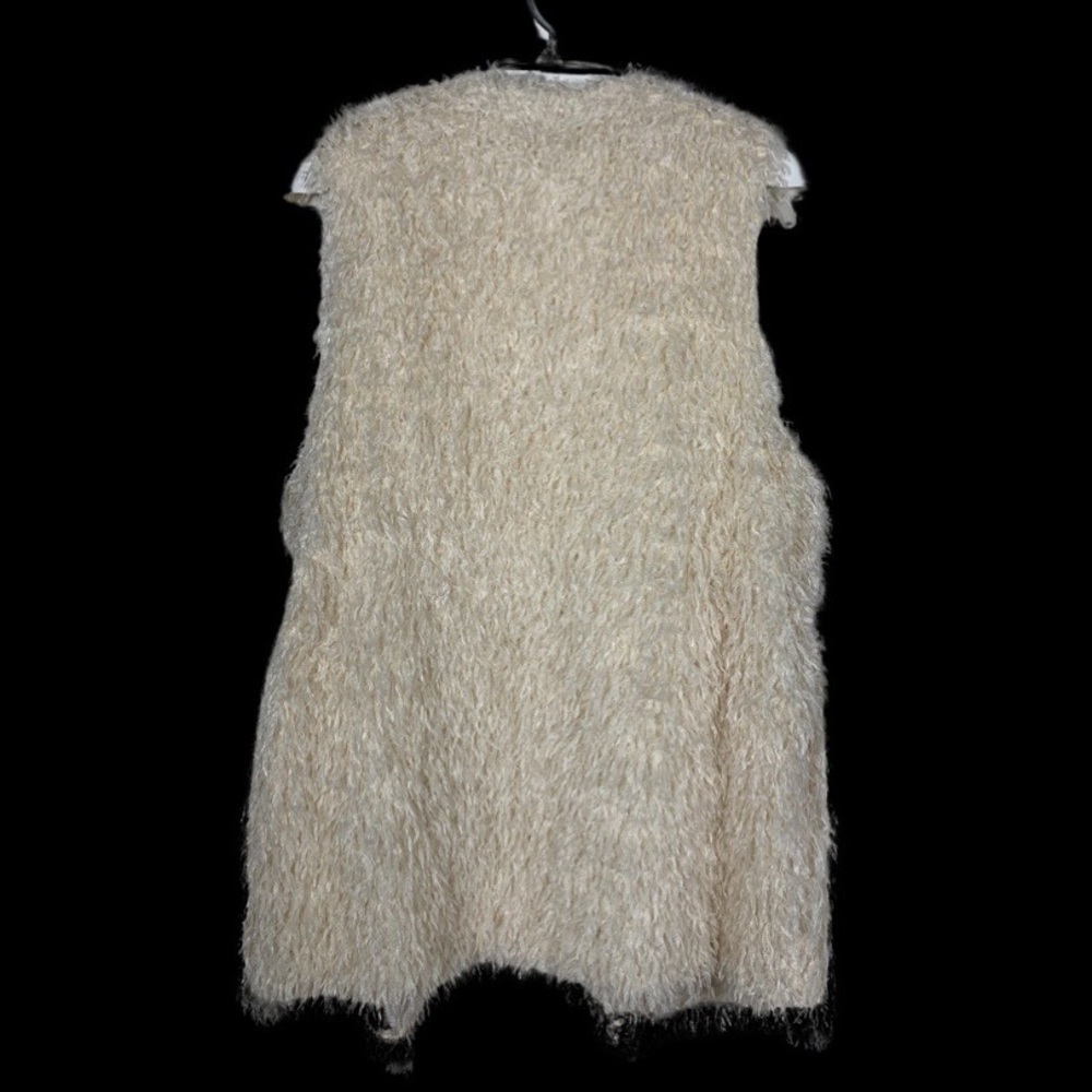 Est. 1946 White Shag Body Vest - Picture 2 of 7